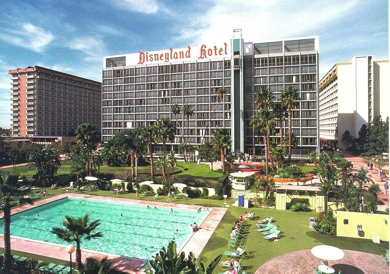 Roadtrip The Disneyland Hotel A Mid Century Clic Ultra S