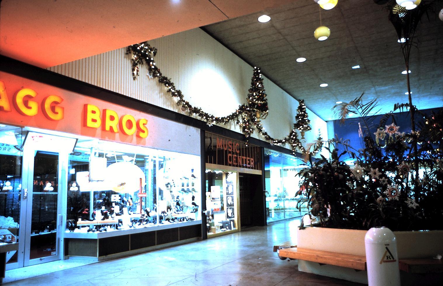 Stores: Shopping Spree – Part 11 - Ultra Swank